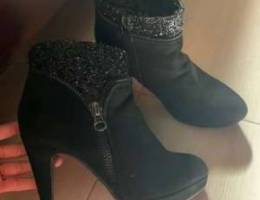 boots Low Heels black