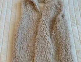 Womanâ€™s fur vest size medium