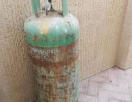 Gas cylinder with regulator