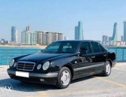 Mercedes Benz E230 Classic Only 97000km