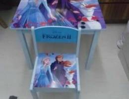 Frozen little girl table and chair