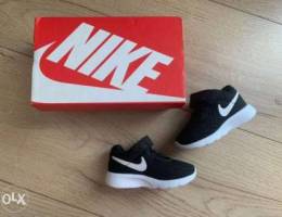 Infant Nike sneakers NEW size 3c