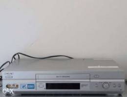 VHS sony video cassette recorder slv-e750