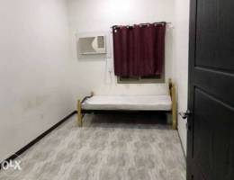 Room for Executive Bachelor near lulu Riff...