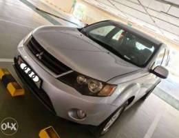 Mitsubishi outlander family use car for sa...