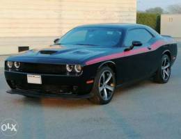 Challenger SXT Low miles Clean Condition