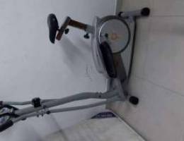 Cross trainer standing and sitting 40bd la...