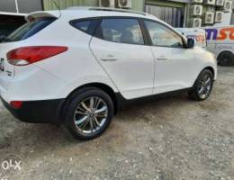 Hyundai Tucsun 2015 4x4 very good conditio...