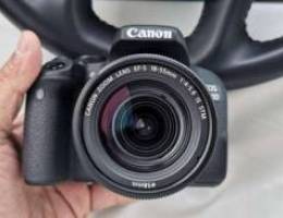 Canon EOS 800D