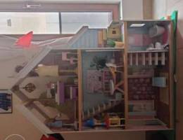 Kidskraft doll house