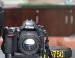 Nikon D750 body with Original Nikon Batter...