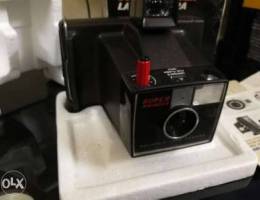Vintage polaroid super Swinger land camera