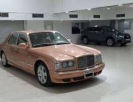 Bentley Arnage 2002 (Gold)