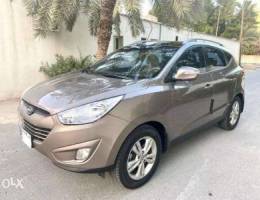 2013 Hyundai Tucson full option with Panor...