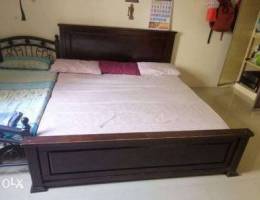 Kingsize cot, Chest drawer, oven