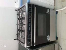 5 Burners Cooking range in new condition d...