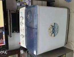 Washing machine for sale 10kg good working...