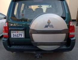 Mitsubishi pajero 4 doors Model 2004 color...