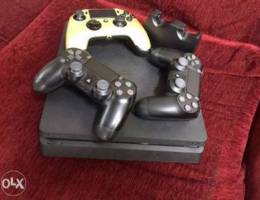 PS4 500 GB with 3 controller and charging ...