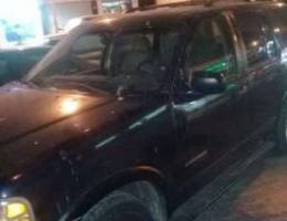 Ford explorer blue madel 2002 passing stii...