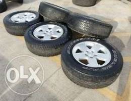 Wrangler Sahara Orginal TIRES AND RIMS