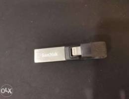 SanDisk 32GB iXpand Flash Drive for iPhone...