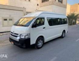 Toyota Hiace bus 2017