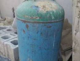 Gas cooker with oven and gas cylinder for ...