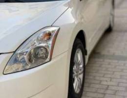 For sale nissan altima 2012 great conditio...