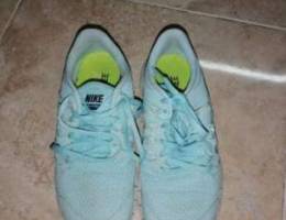 Bot NIKE size 38 like new