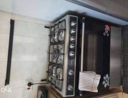 Media cooking range 5 burner in good condi...