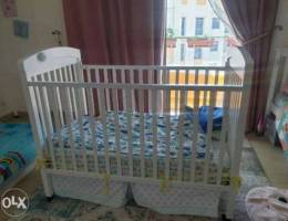 baby crib in excellent condition