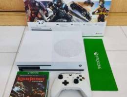 Xbox one s 500 GB Snow White mint conditio...