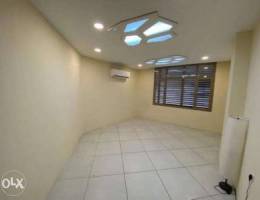 Modern 2 Bed flat in Mahooz