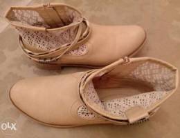 Shoes size 39