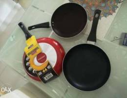 3 large pieces cooking pan 2 are new and 1...