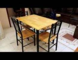 dining room table and 4 chairs for SALE. v...