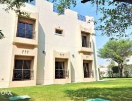 Fantastic 4 bedroom duplex villa with gard...