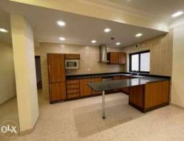 Modern and spacious 2 bedroom flat in Tubl...