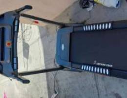 only 5 time used heavy duty treadmilll 2.5...