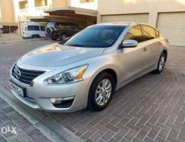 Nissan Altima 2.5s middle option