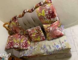 sofa in very good condition only 27 bd