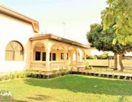 Beauty full Villa with Private Garden in s...