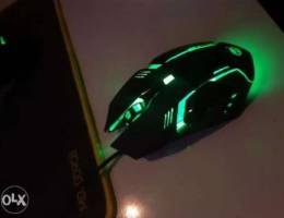 New gaming mouse not used, very smooth mov...