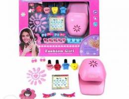 Nails art for girls. Fun for kidzz. No