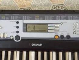 YAMAHA Psr E213 excellent condition for sa...