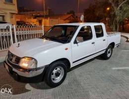 Nissan pickup 2013 double cabin