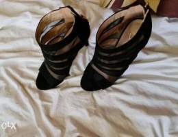 Good condition one hills and style shoes