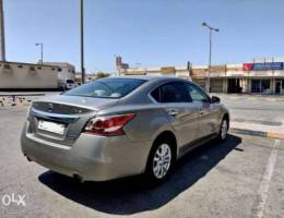 For sale Nissan altima model 2015