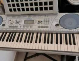 Yamaha Electronic 61-Touch Keyboard PSR-27...